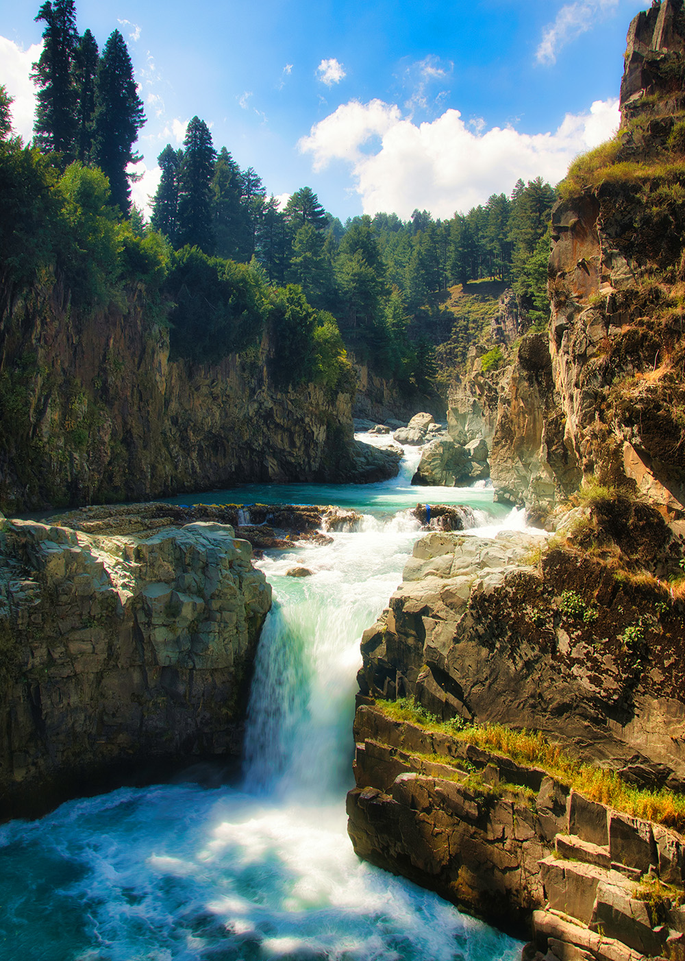 AHARBAL WATERFALL DAY TRIP & NIGHT STAY BACK IN SRINAGAR 