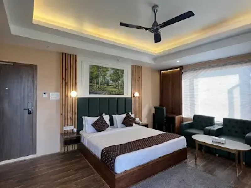 Apple tree resort best hotel in tangmarg kashmir , just before gulmarg