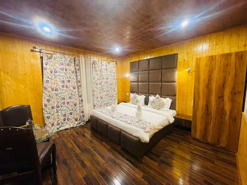 Crown view pahalgam - premium 3 star hotel located at rafting point pahalgam